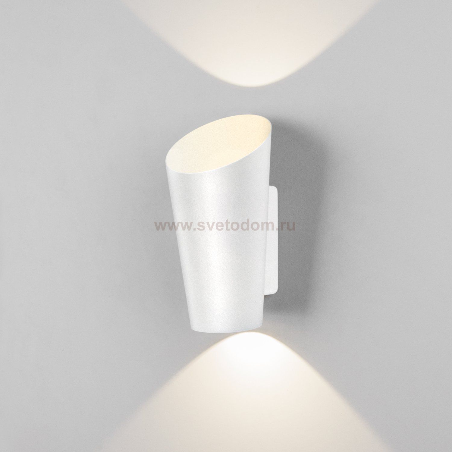 Уличный настенный светодиодный светильник Tronc IP54 1539 TECHNO LED белый Elektrostandard