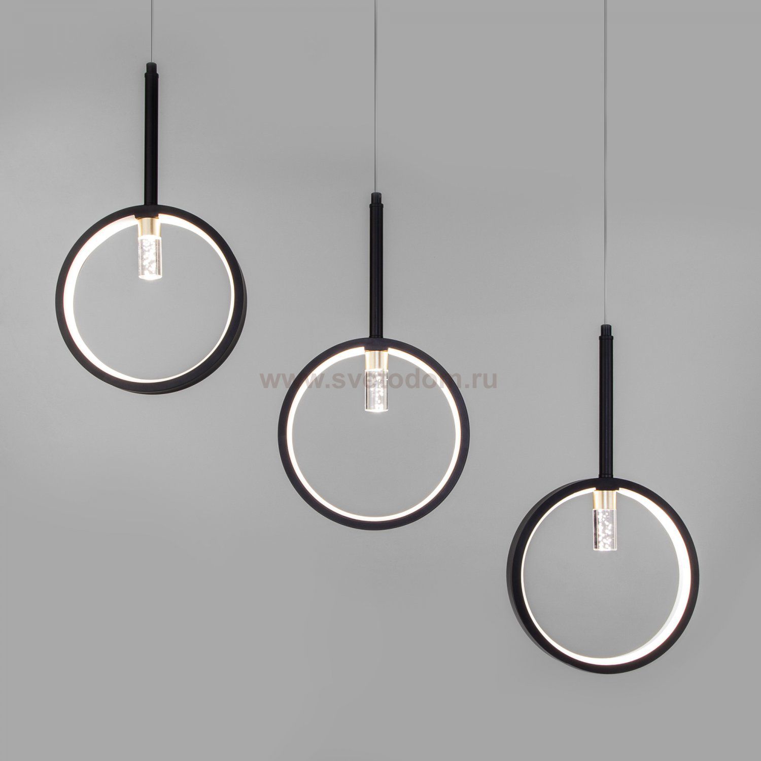 Подвесной светодиодный светильник с пультом управления 90249/5 черный Eurosvet Verge