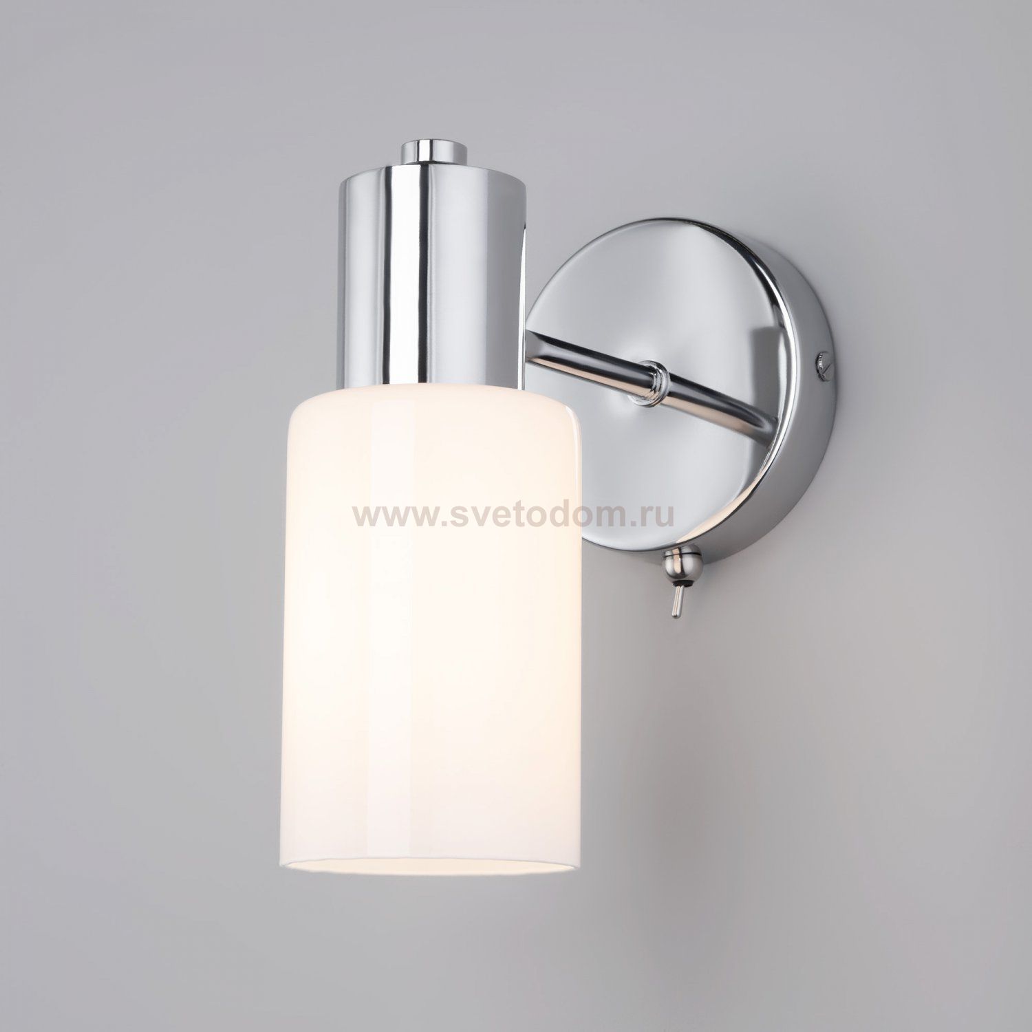 Настенный светильник со стеклянным плафоном 70160/1 хром Eurosvet