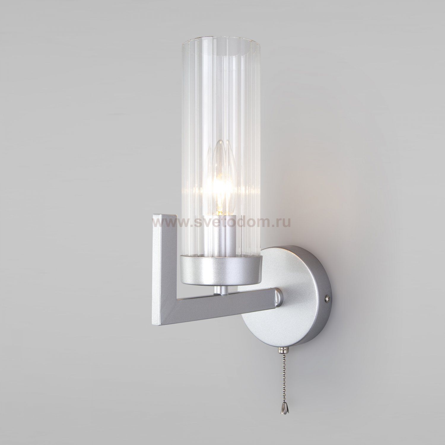 Настенный светильник со стеклянным плафоном 60133/1 серебро Eurosvet