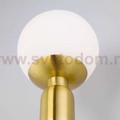 Настенный светильник со стеклянным плафоном 50251/1 латунь Eurosvet