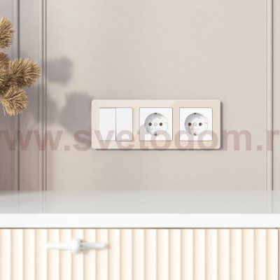 Рамка на 3 поста Acrylic (айвори) Werkel W0032743