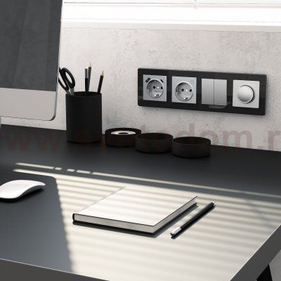 Рамка на 4 поста Acrylic (черный) Werkel W0042708