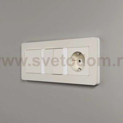 Рамка на 3 поста Split (айвори/белый, soft-touch) Werkel W0033066