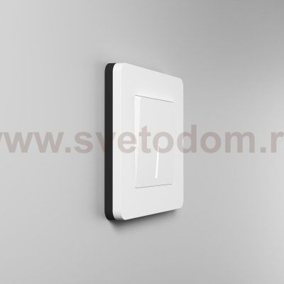 Рамка на 1 пост Split (белый/черный, soft-touch) Werkel W0013068