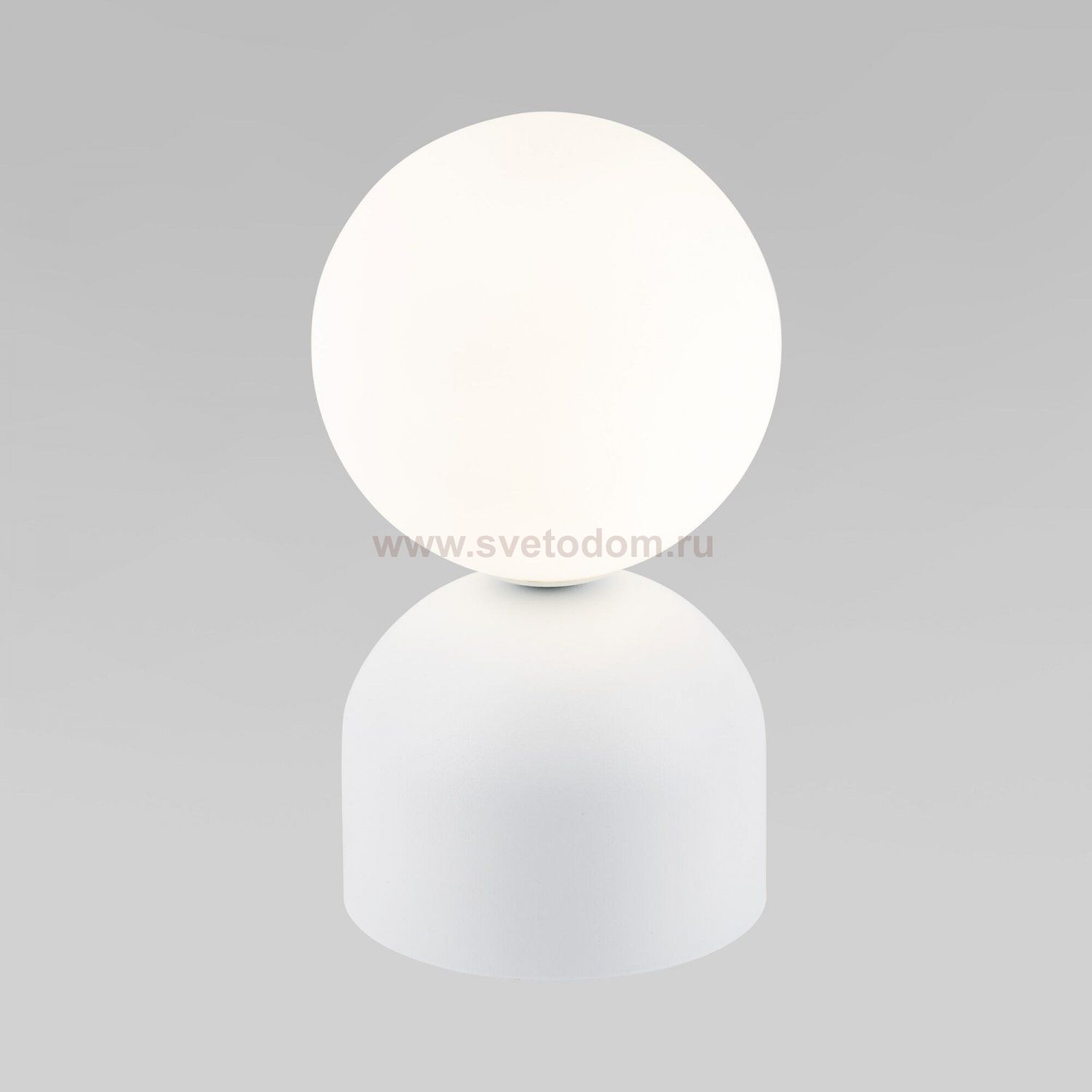 Настольный светильник со стеклянным плафоном Eurosvet 16037 Miki