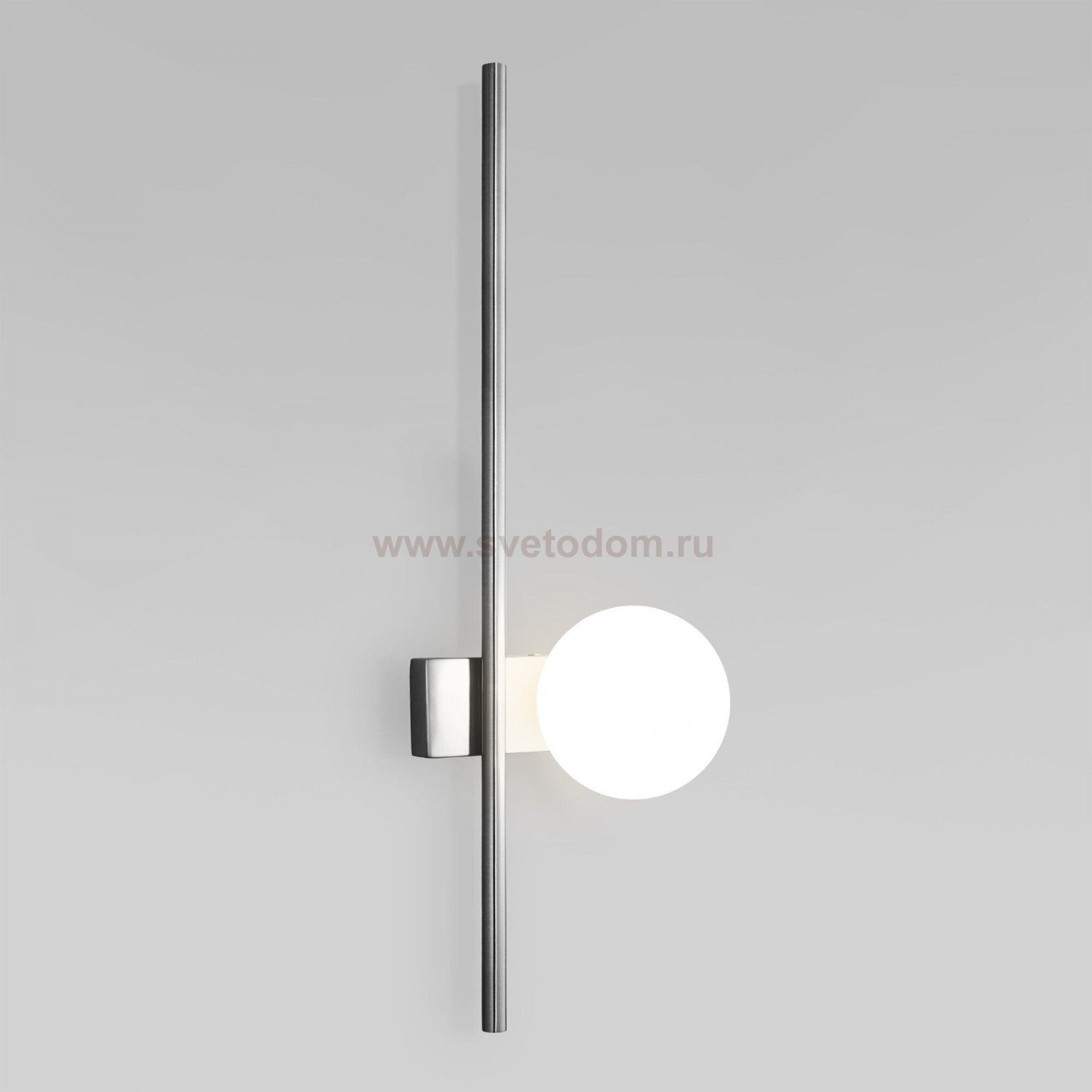 Настенный светильник с матовым плафоном 503052 хром