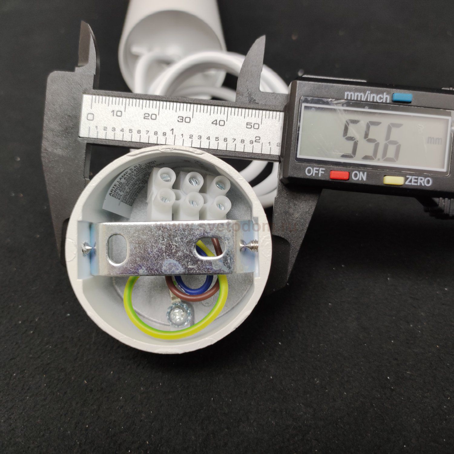 Светильник подвесной Arte Lamp A1524SP-1WH белый SIRIUS