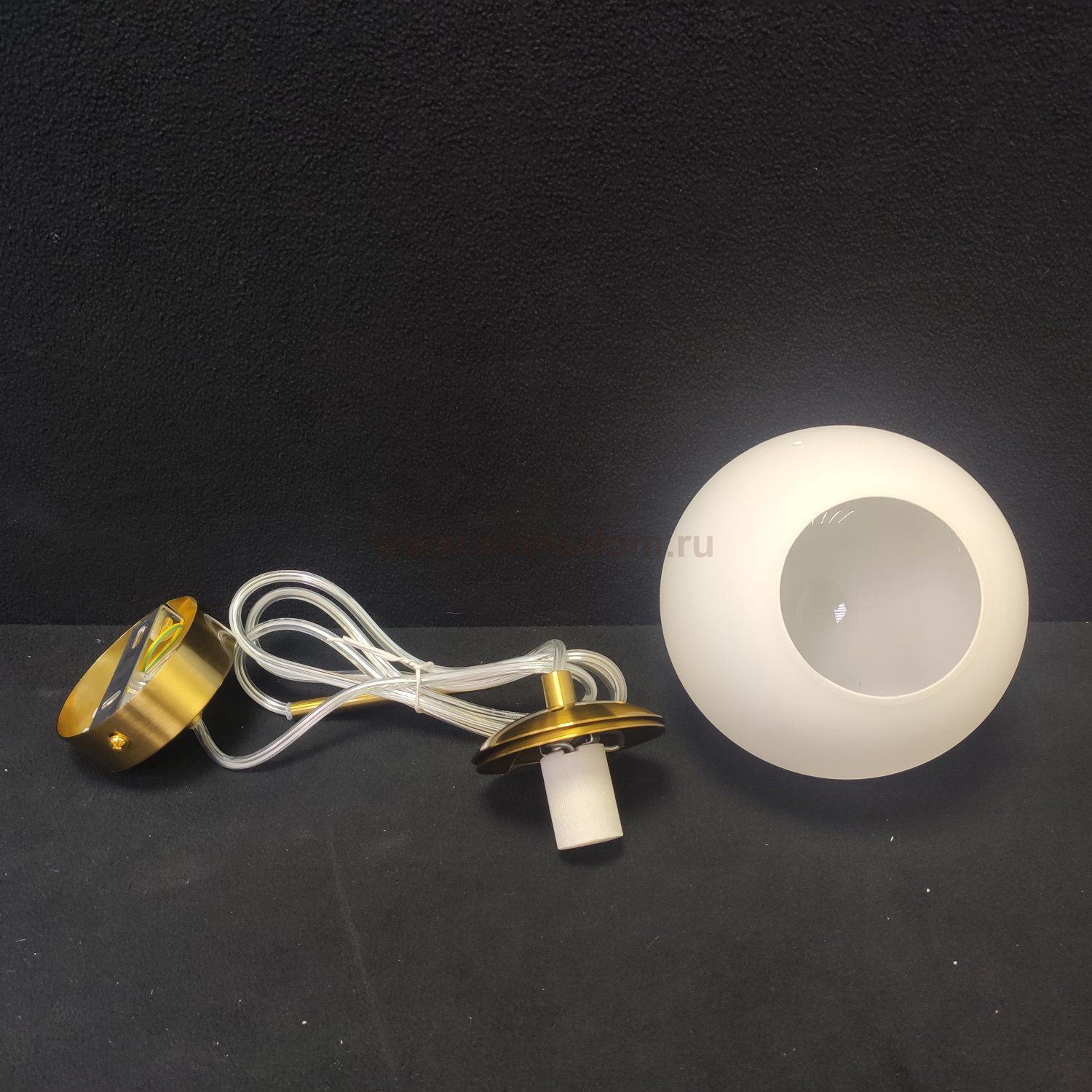 Светильник подвесной шар матовый 150мм Arte Lamp A1565SP-1PB VOLARE