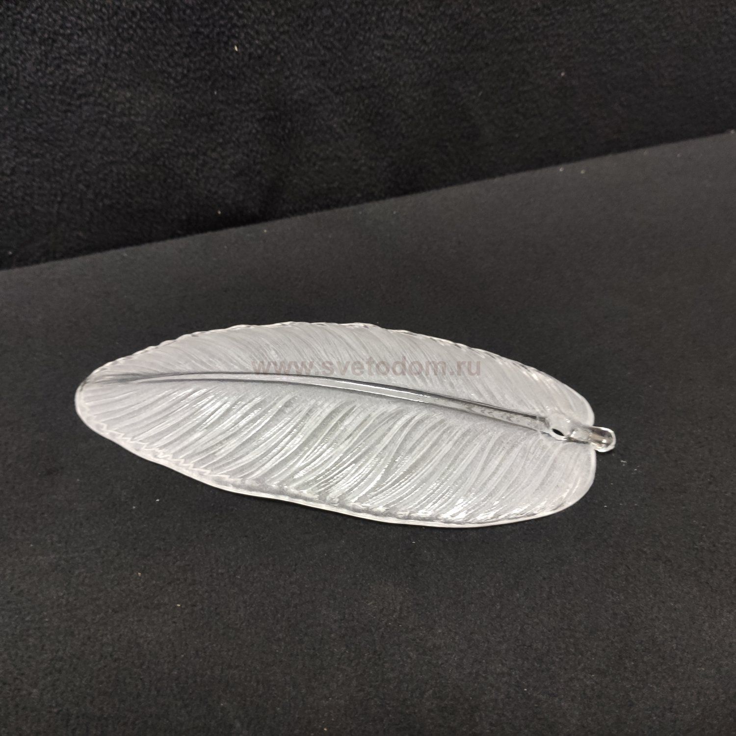 Плафон стекло подвеска в виде пера 185*83мм Arte Lamp A4052SP EVIE