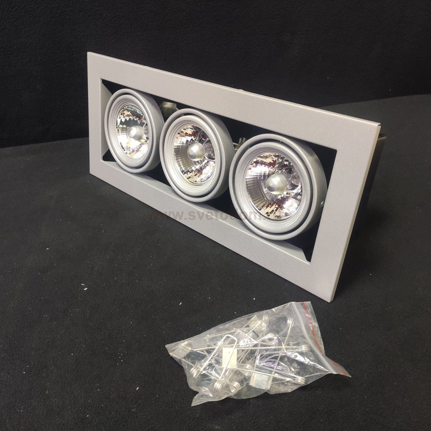 Светильник встраиваемый на 3 лампы Arte lamp A5930PL-3SI Technika 