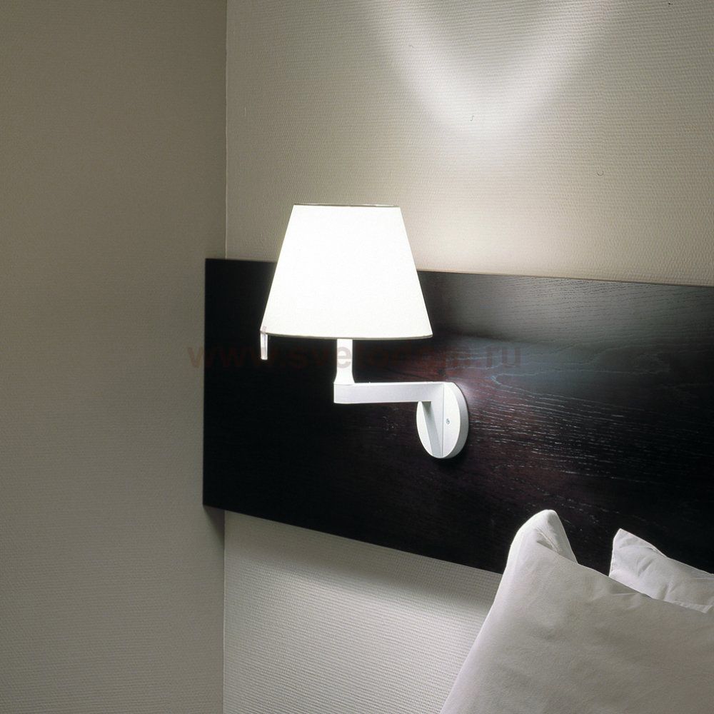 Настенный светильник Artemide 0721020A