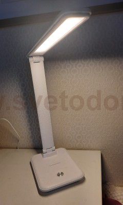 Настольная лампа белая кожа Arte Lamp A5123LT-1WH