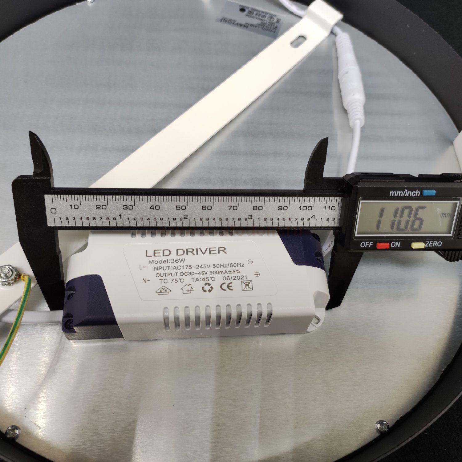 Светильник светодиодный 34W черный Maytoni C032CL-L43B4K