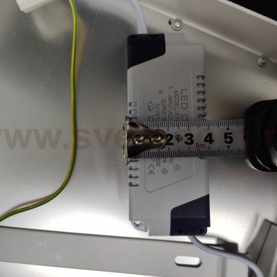 Потолочный светильник 220*220мм 27Вт Maytoni C067CL-L27W3K Zon