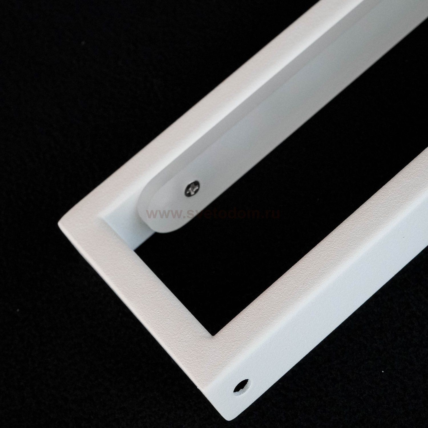 Бра Maytoni C815WL-L18W4K 570мм хол Everett