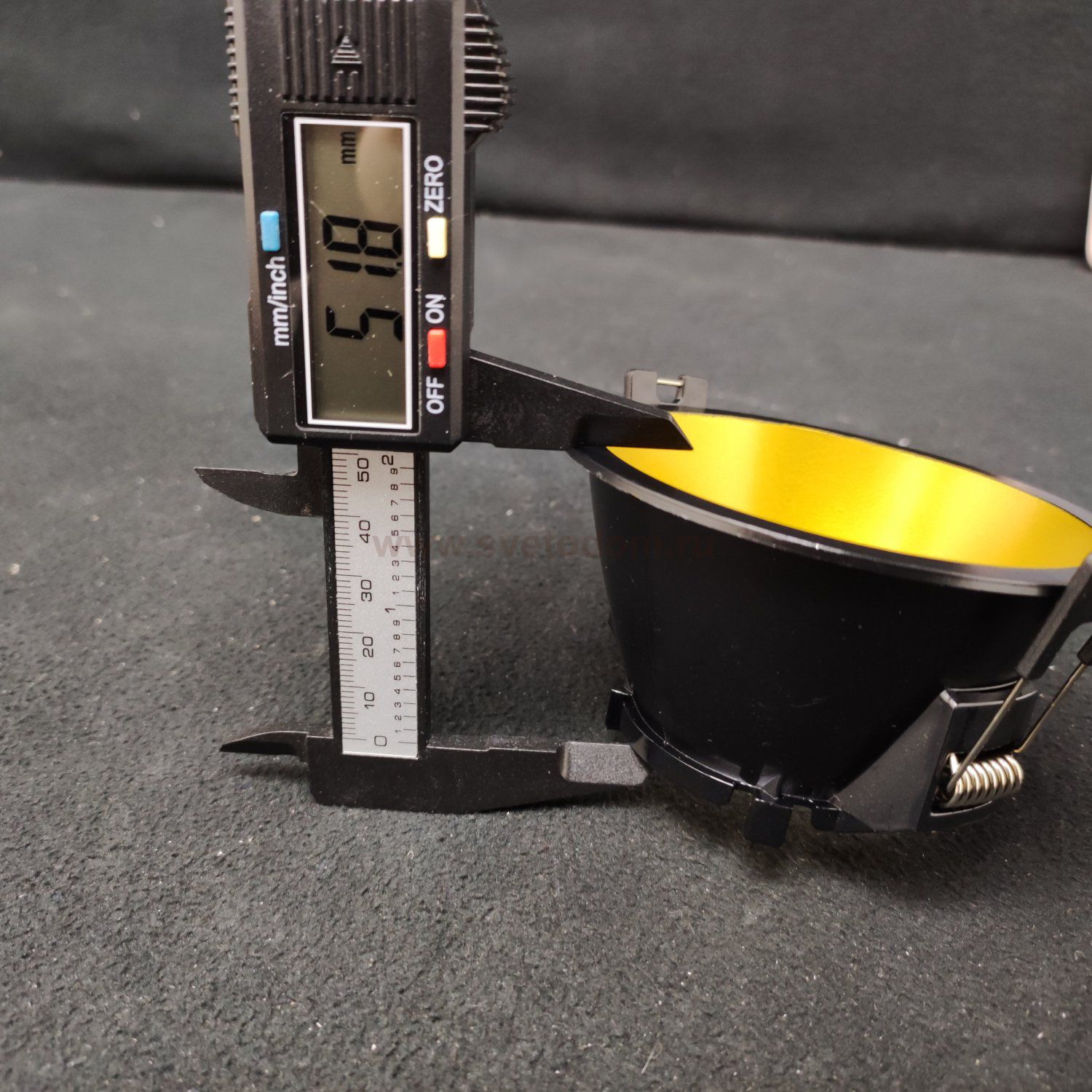 Светильник встраиваемый GU5.3 черный с золотом Denkirs DK3026-BG