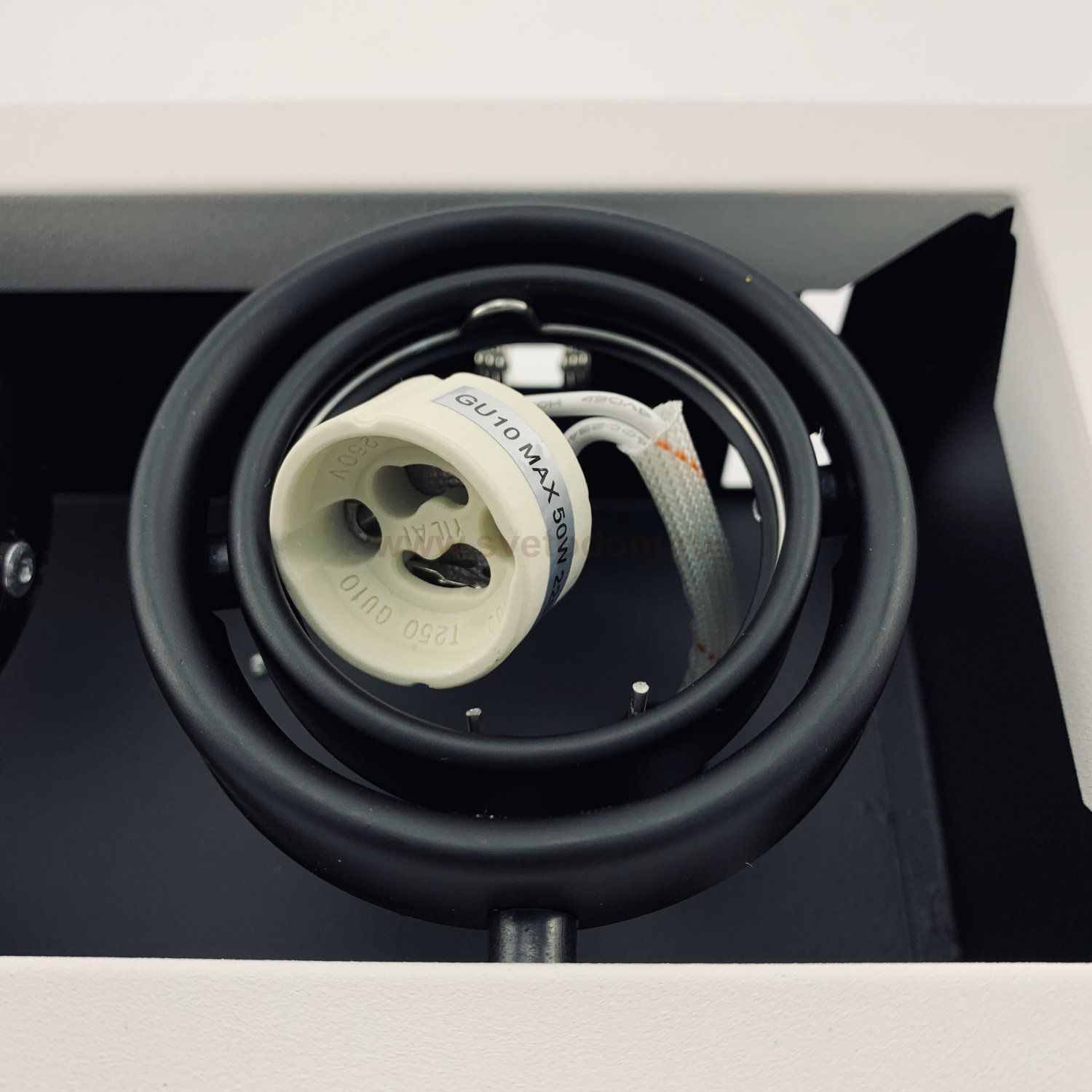 Встроенный светильник Maytoni DL008-2-02-W Metal