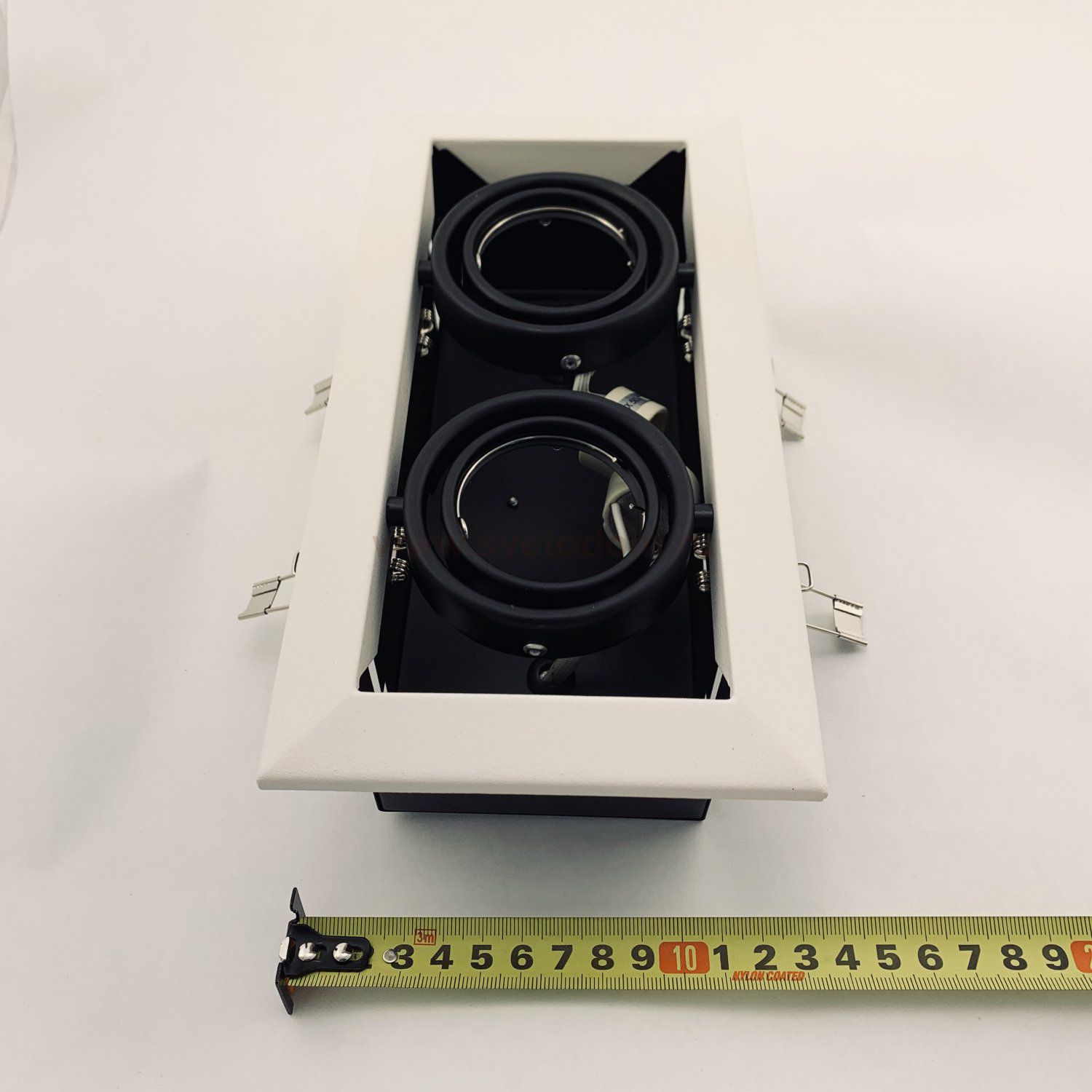 Встроенный светильник Maytoni DL008-2-02-W Metal