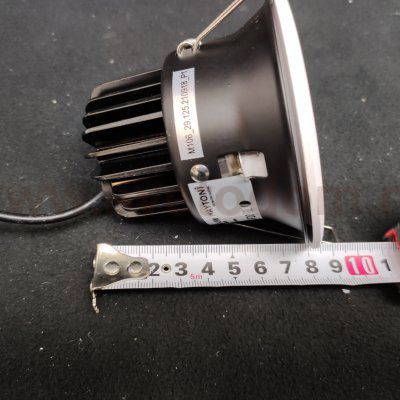 Встраиваемый светодиодный светильник Maytoni DL031-2-L8W Yin