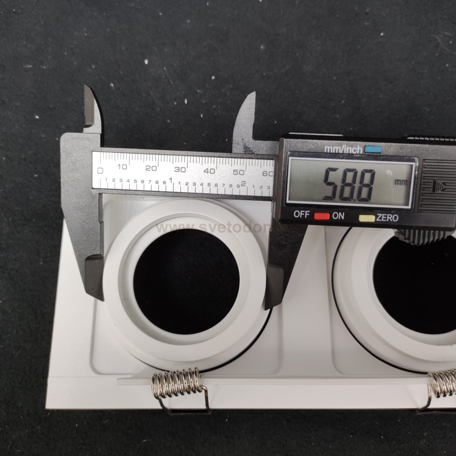 Светильник встроенный Donolux DL18412/02TSQ White