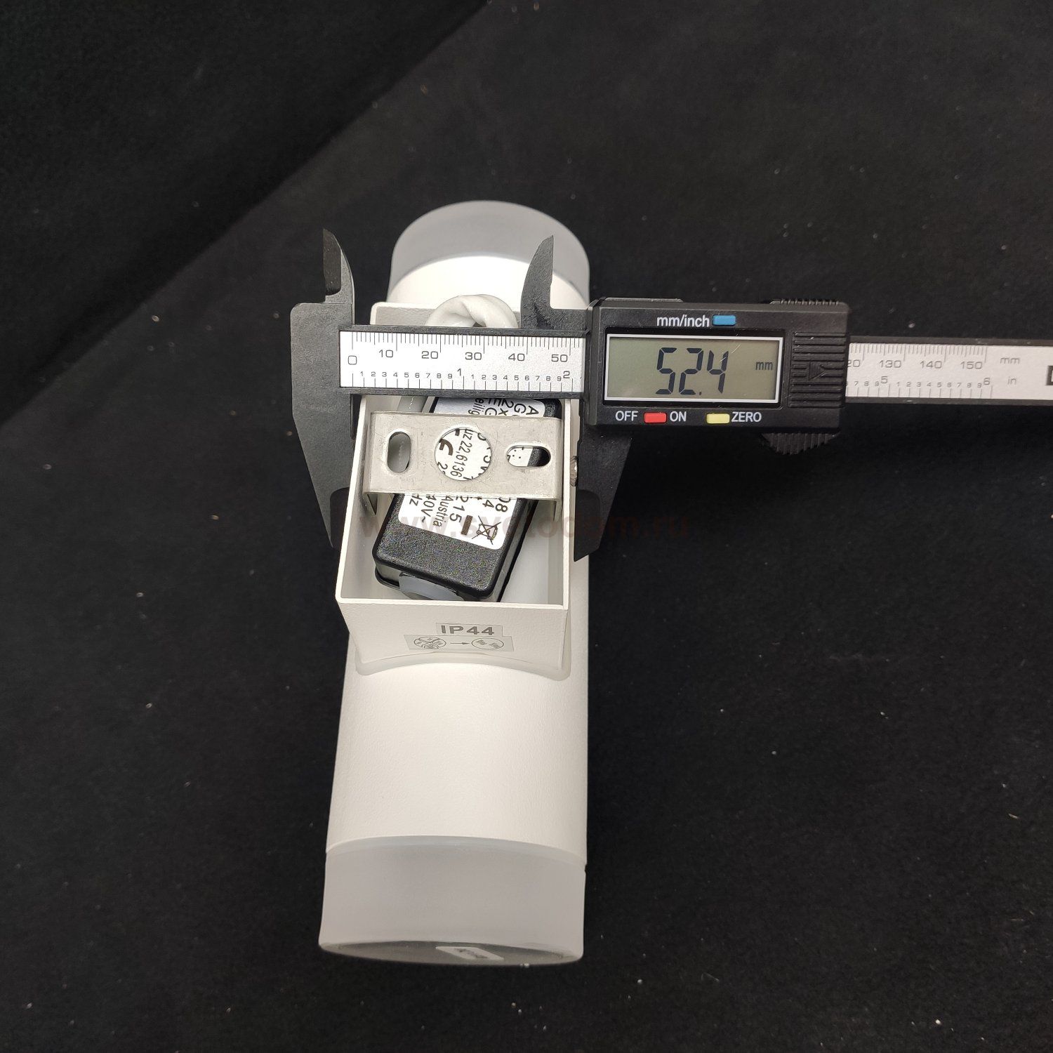 Светильник уличный настенный IP44 2*GU10 Eglo 13708 белый