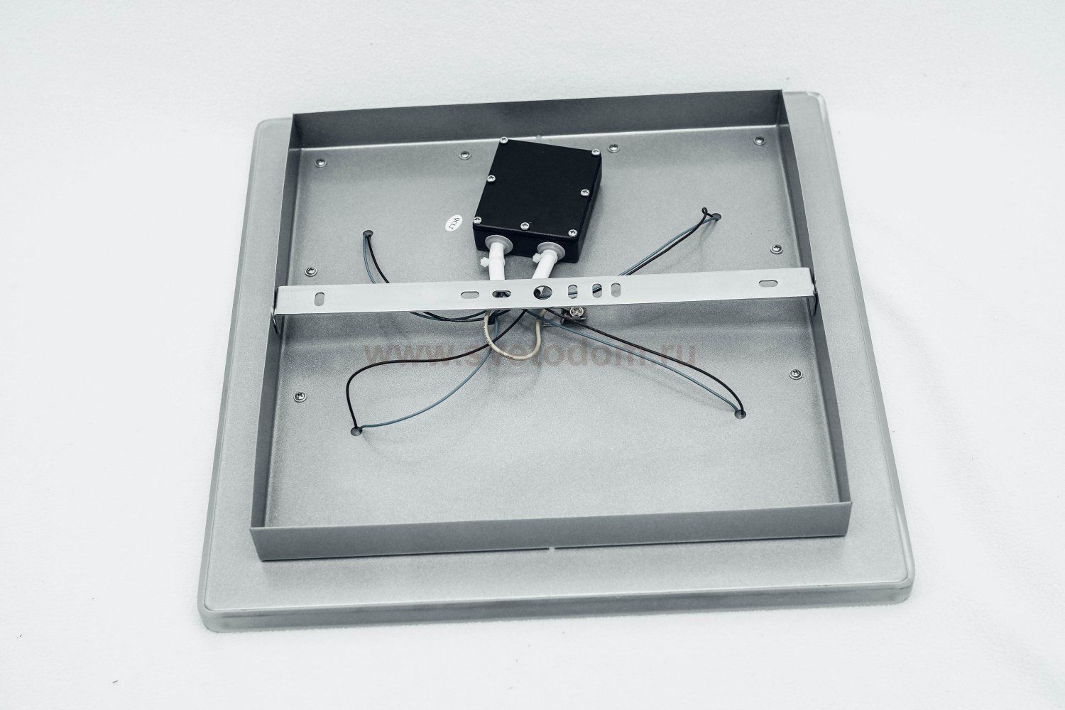 Потолочный зеркальный светильник 22,5Вт Eglo 96939 CABUS