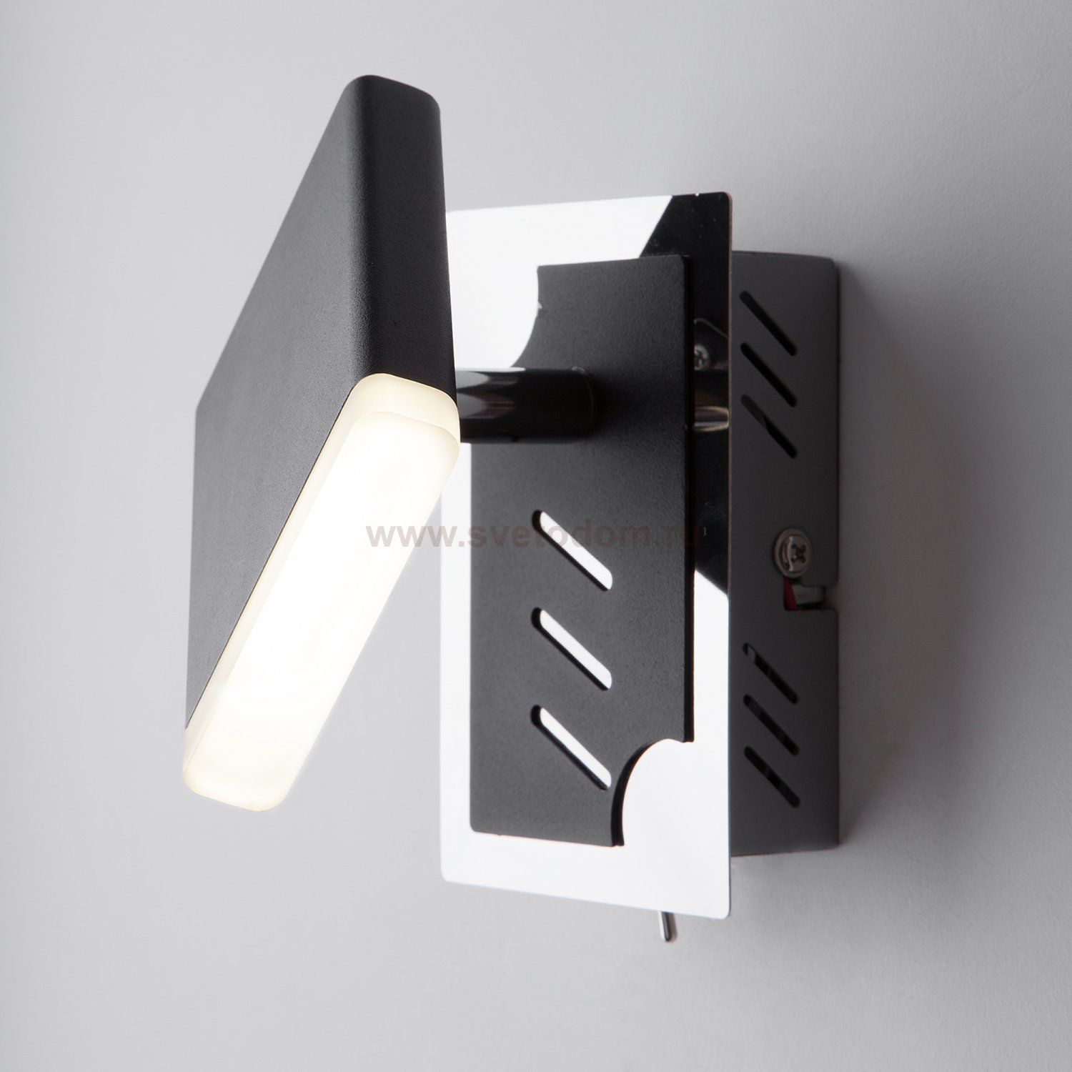 Настенный светильник бра Eurosvet 20000/1 черный