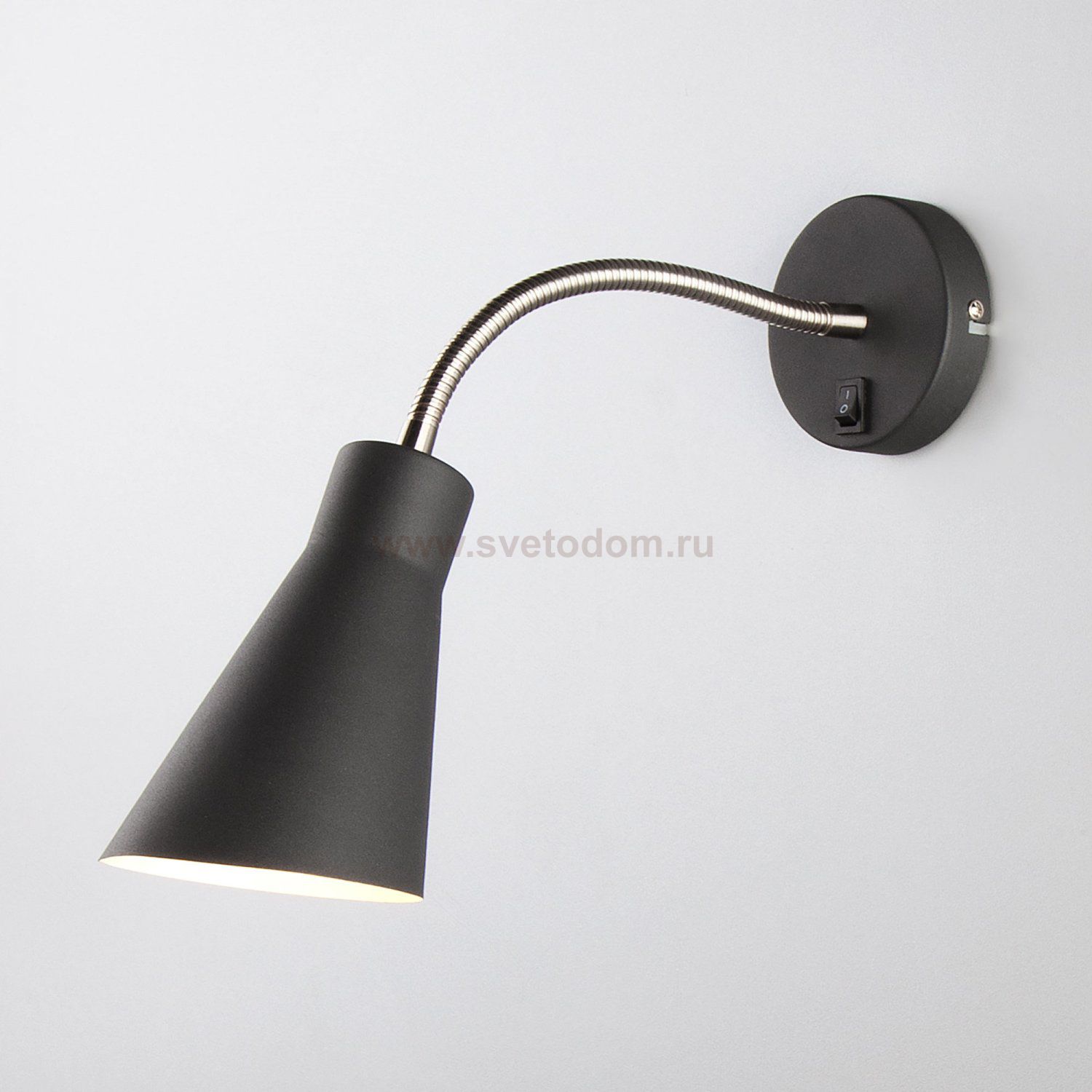 Светильник Eurosvet 70080/1 черный