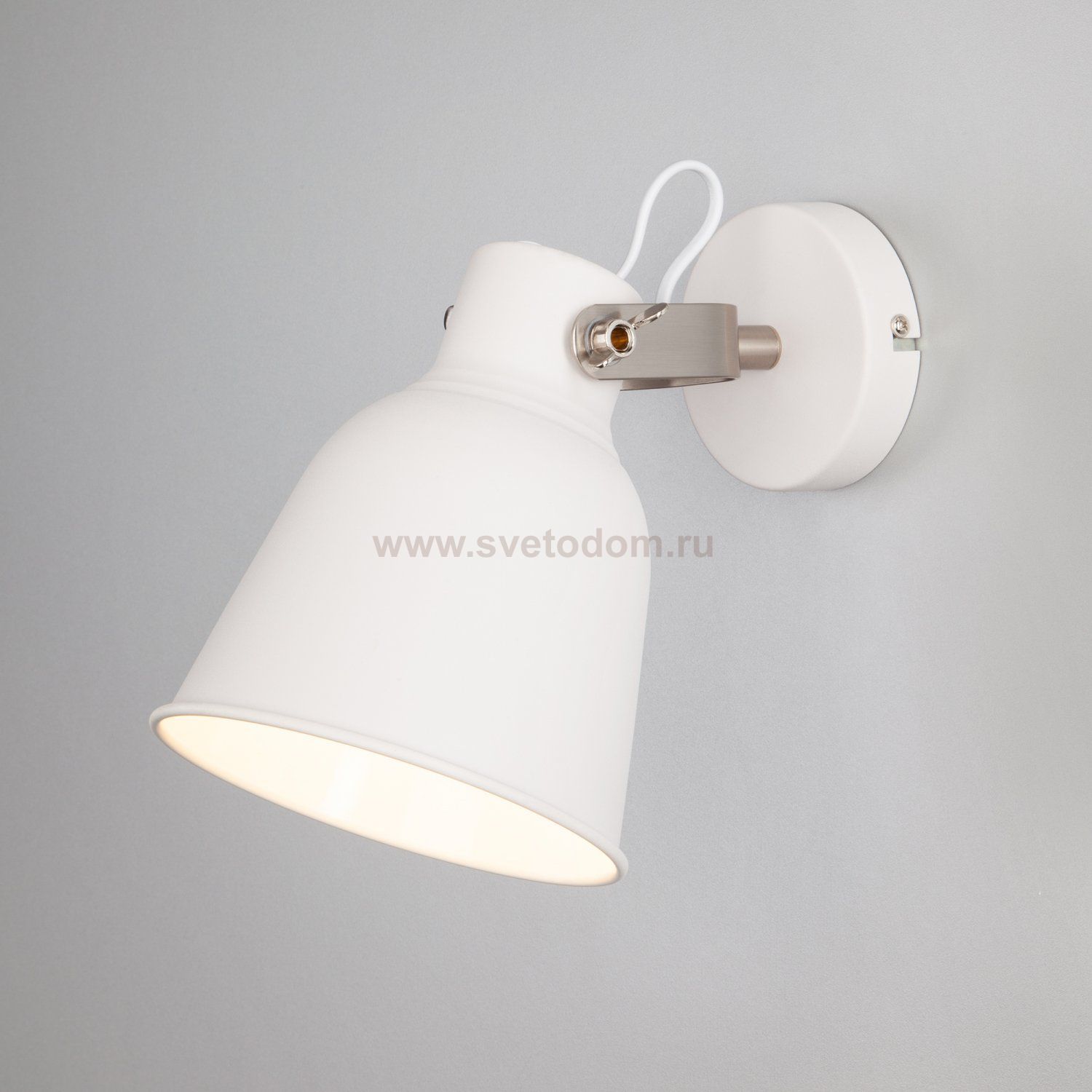 Светильник Eurosvet 70079/1 белый