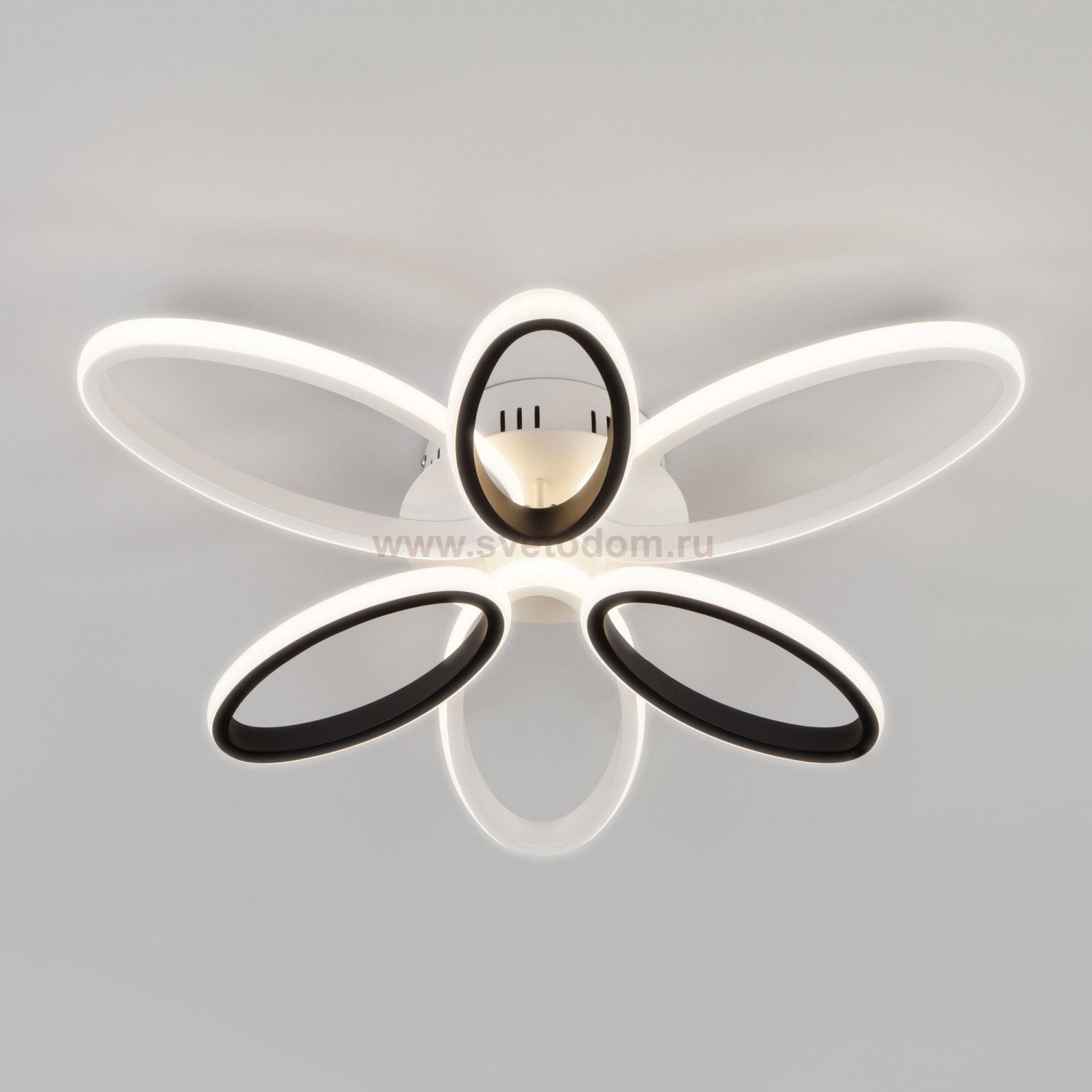 Светильник Eurosvet 90137/6 белый/чёрный 65W