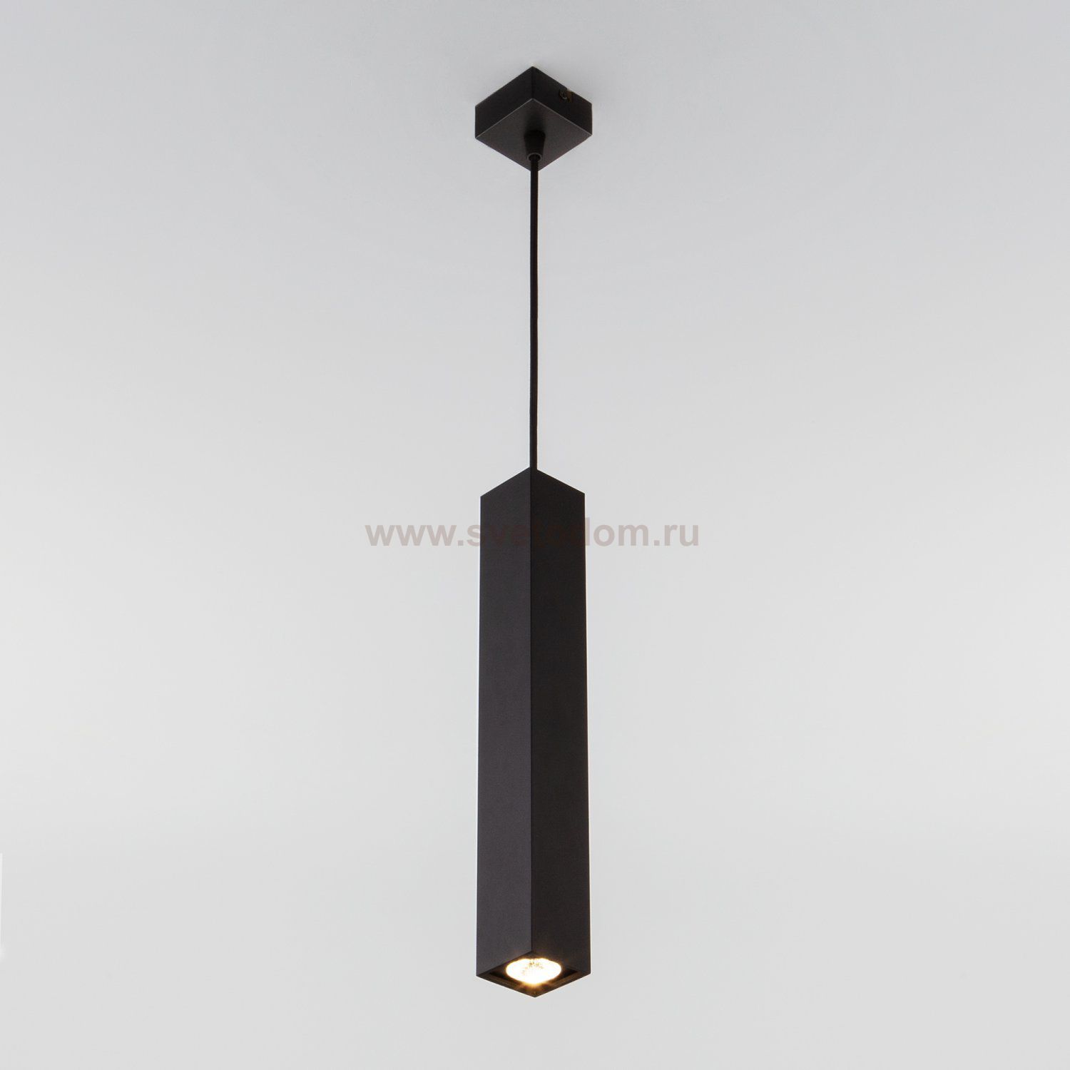 Светильник Eurosvet 50154/1 LED черный