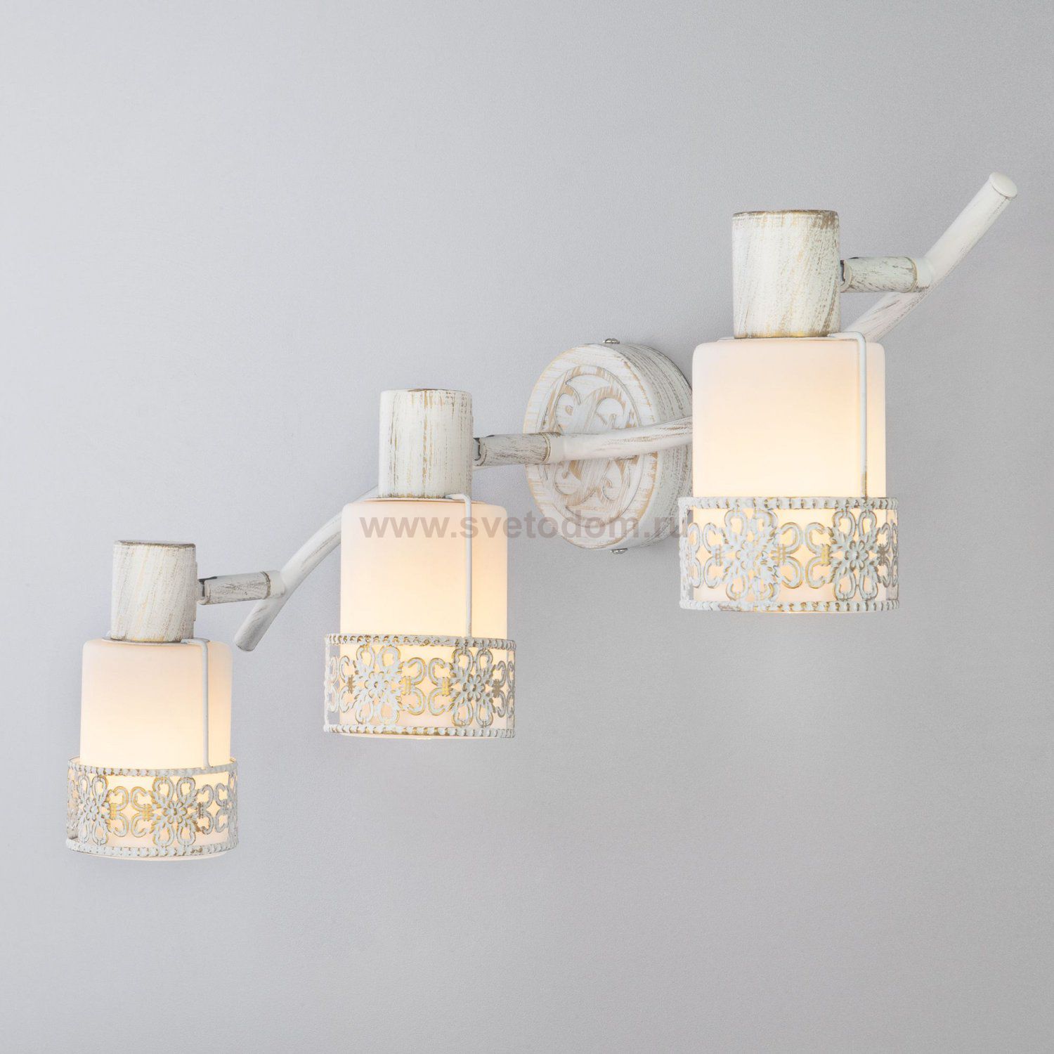 Спот с тремя плафонами 20025/3 белый с золотом