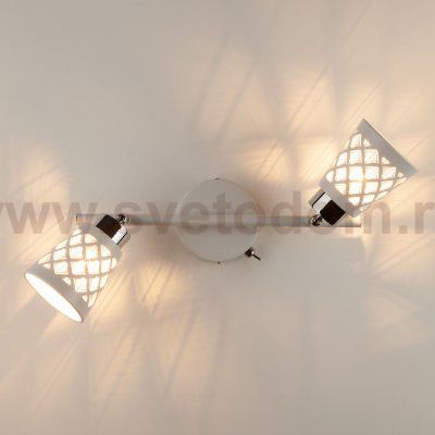 Светильник с белыми поворотными плафонами 20060/2 белый