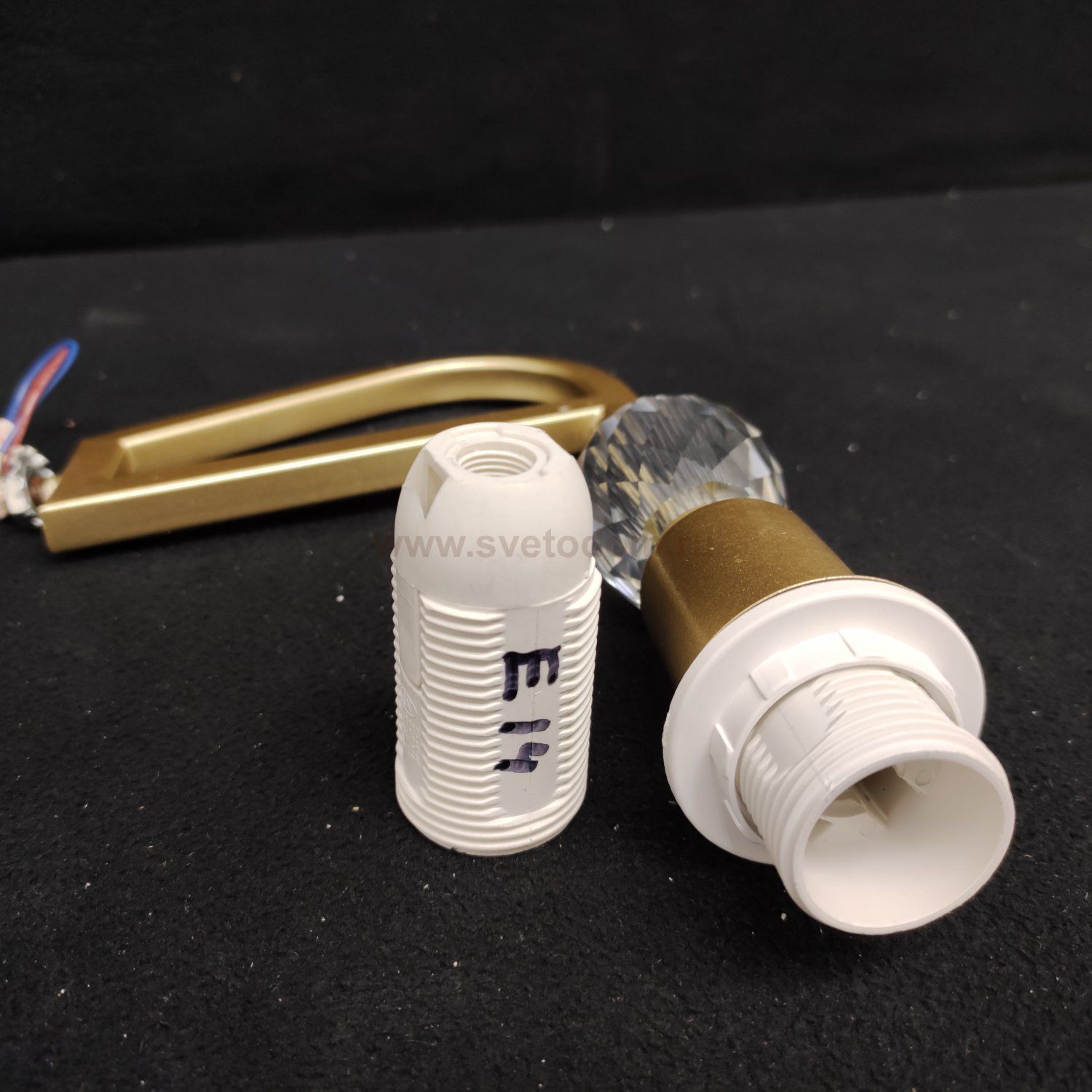 Настенный светильник Favourite 2701-1W Una