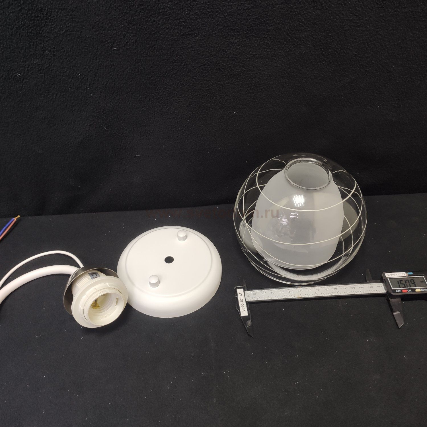 Настенный светильник бра Freya FR5052-WL-01-W Nikki