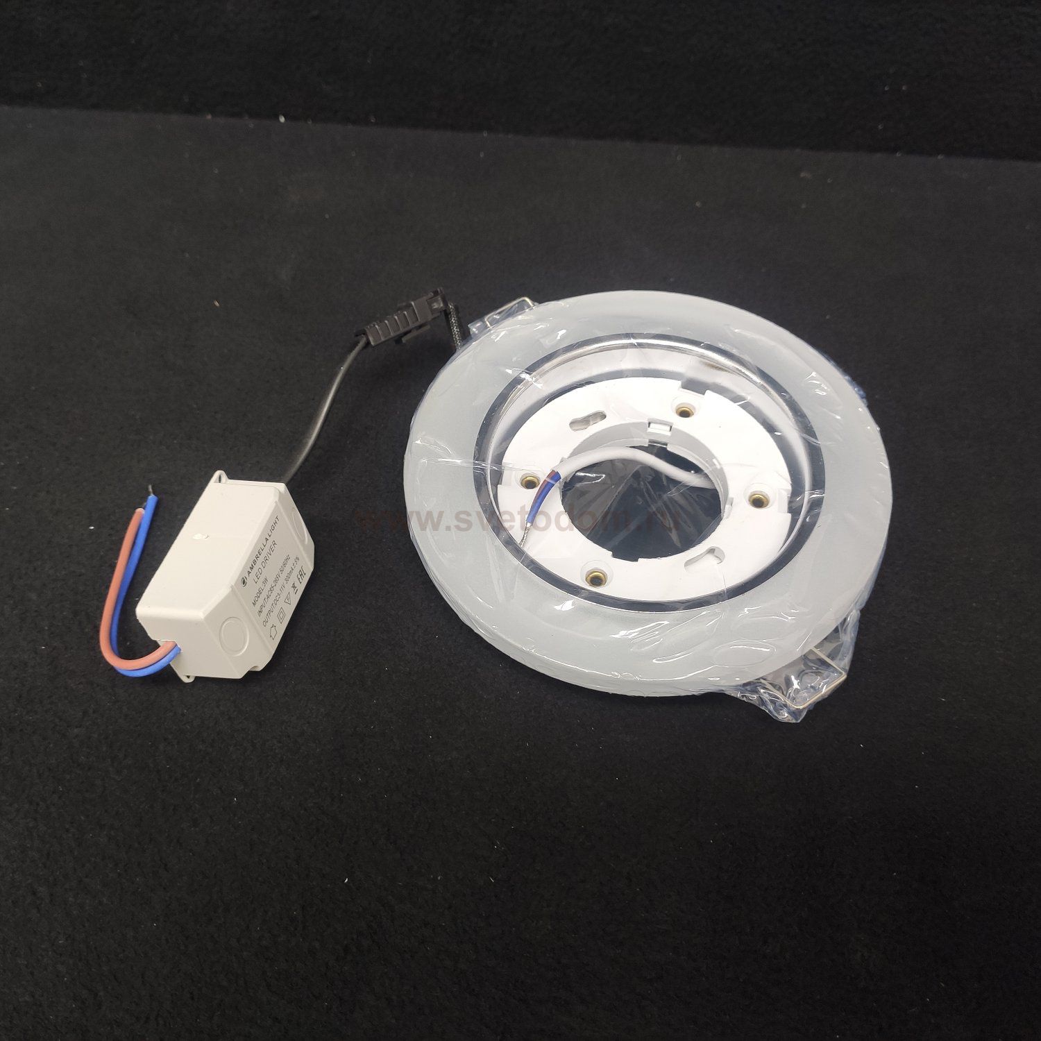 Встраиваемый точечный светильник GX53 с LED подсветкой Ambrella G214 WH/CH/CLD G