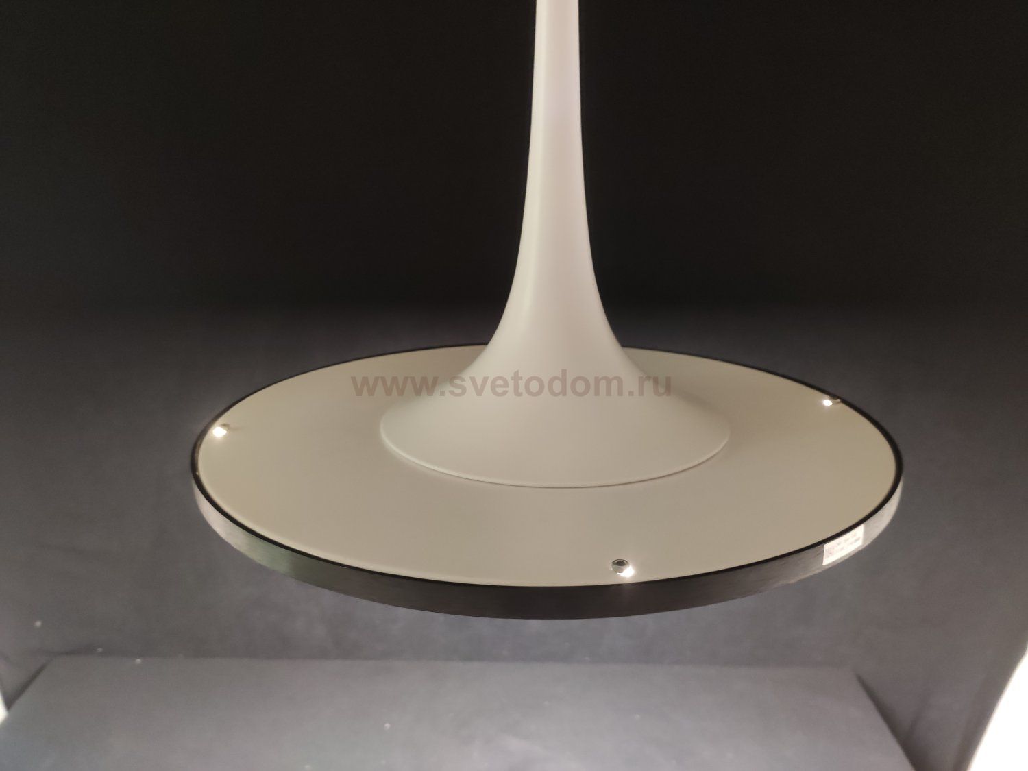 Подвесной светодиодный светильник G61040/1A WT+BK Gerhort