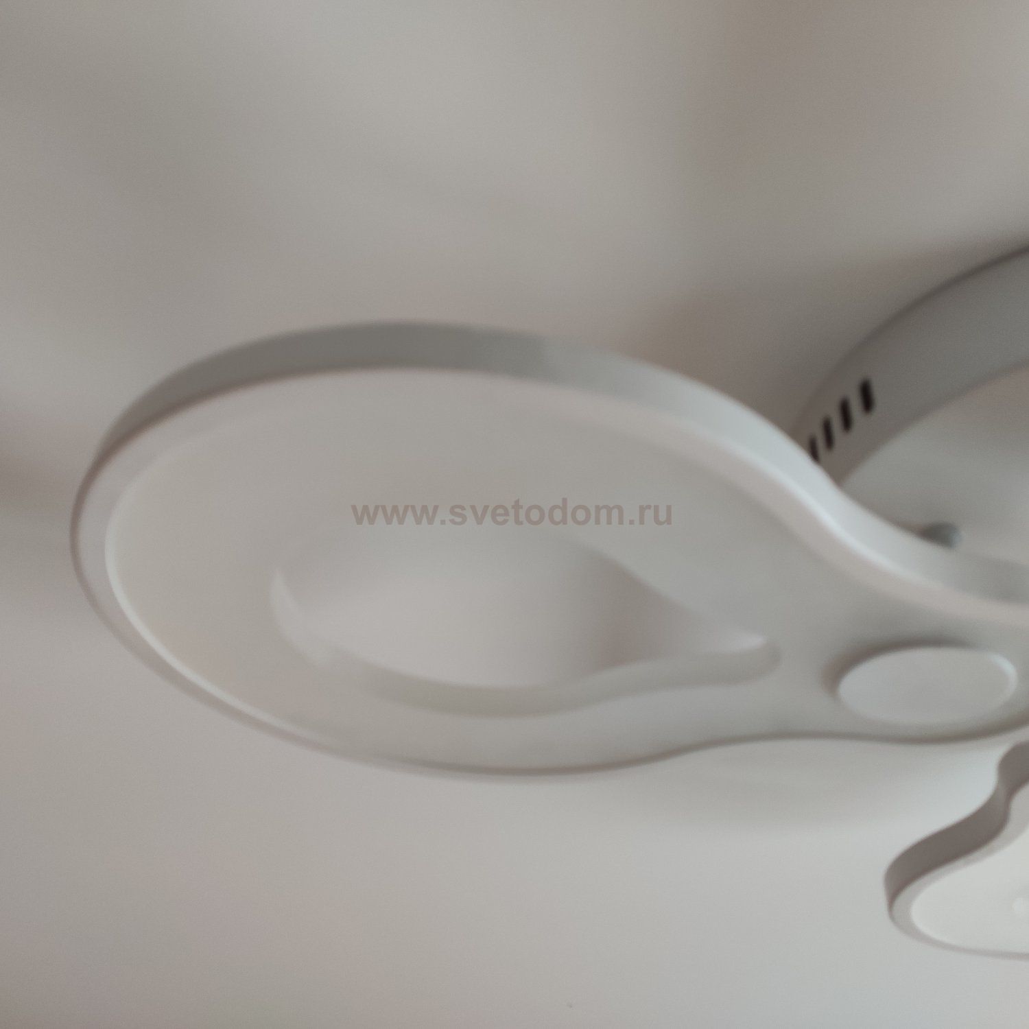 Потолочная светодиодная люстра G61073/3 Gerhort