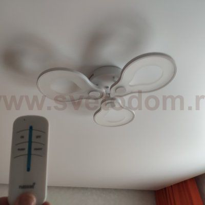 Потолочная светодиодная люстра G61073/3 Gerhort