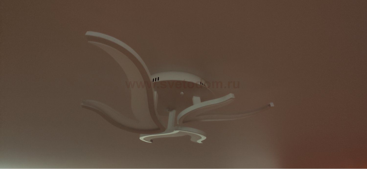 Потолочная светодиодная люстра 63Вт G61074/4 Gerhort с ПДУ