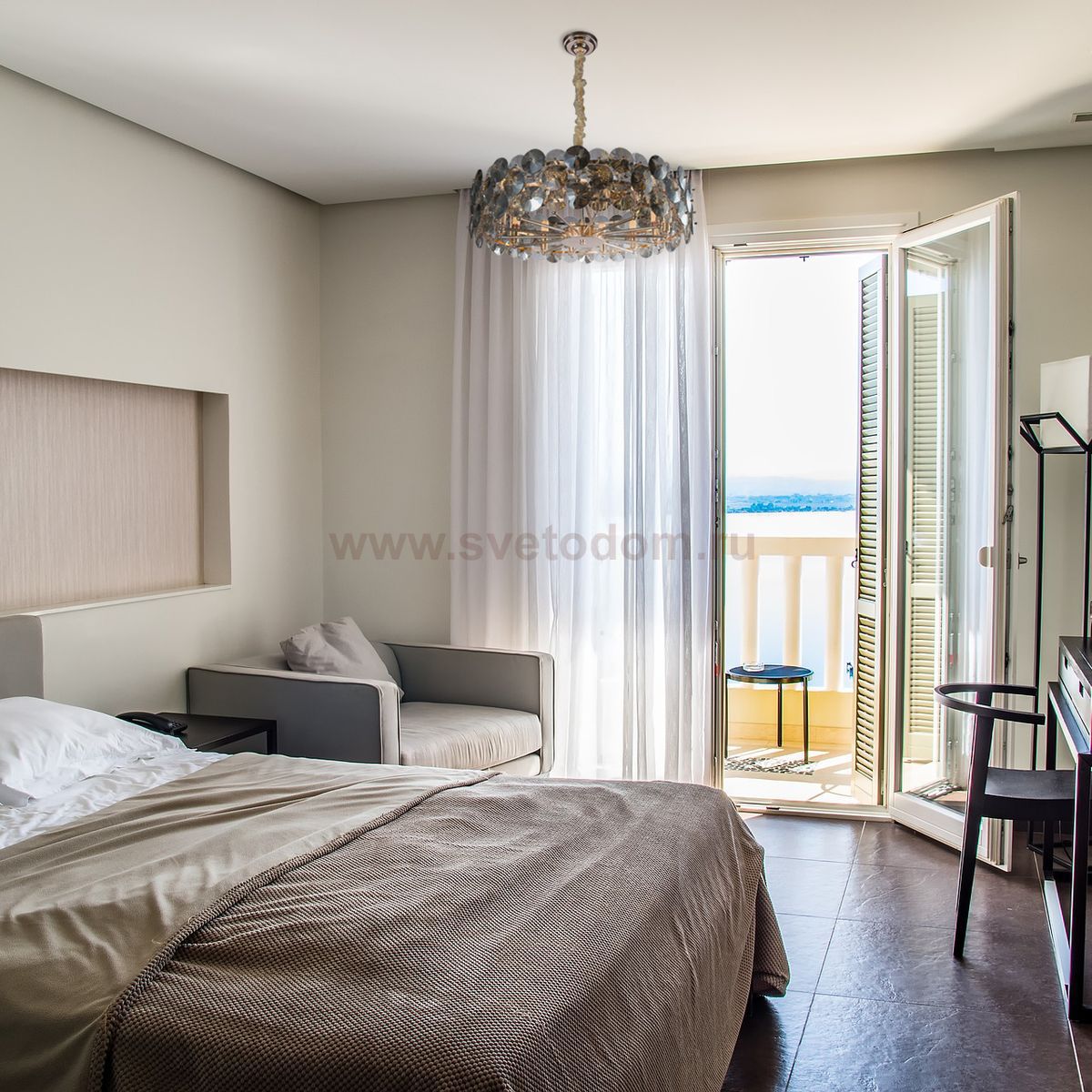 Люстра HIPER H165-2 10*E14*40Вт GOLD Judy