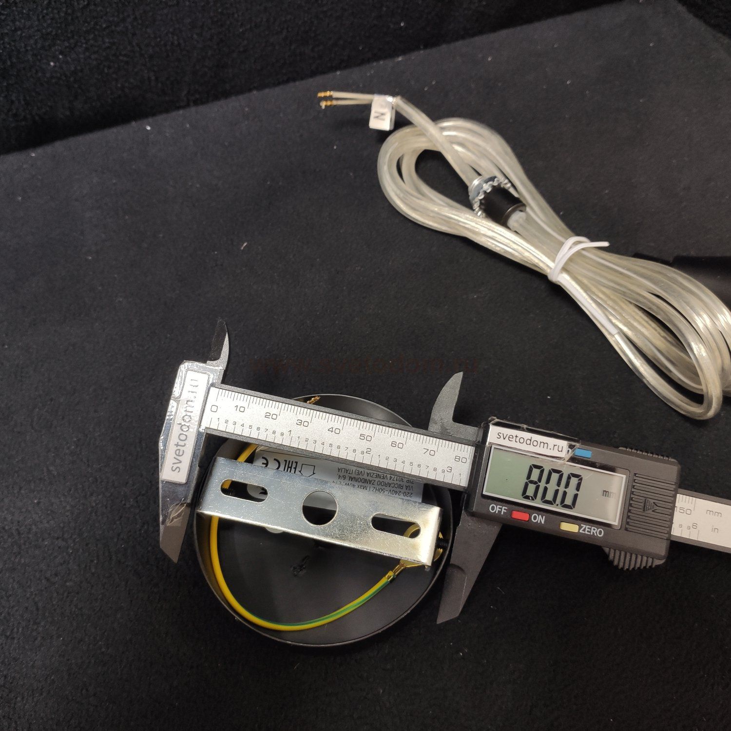 Подвесное крепление для светильников с цоколем E14 прозрачный шнур 1,6м черный 7951