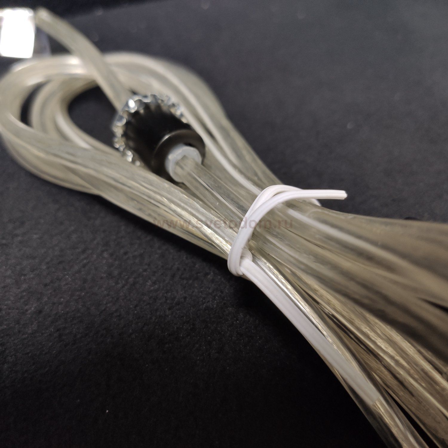 Подвесное крепление для светильников с цоколем E14 прозрачный шнур 1,6м черный 7951