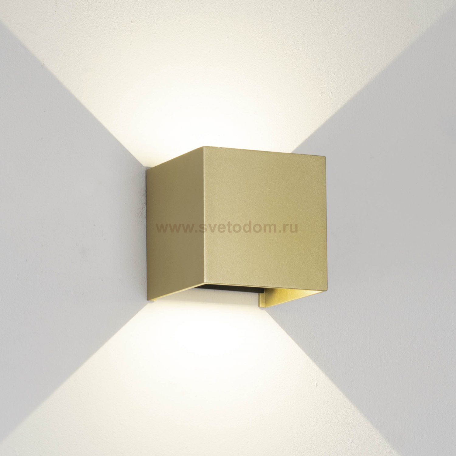 9226 Настенный уличный светильник DAVOS