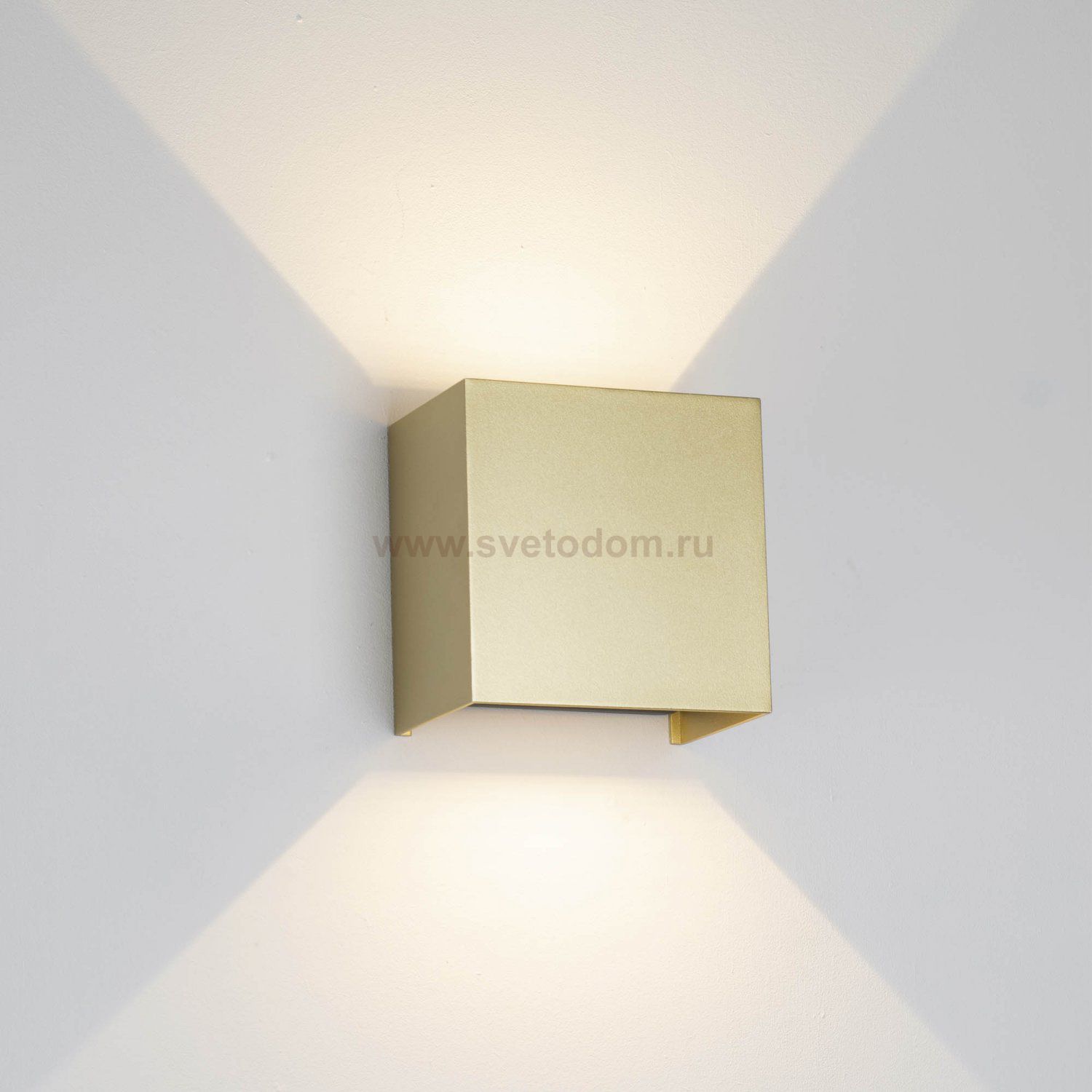 9228 Настенный уличный светильник DAVOS