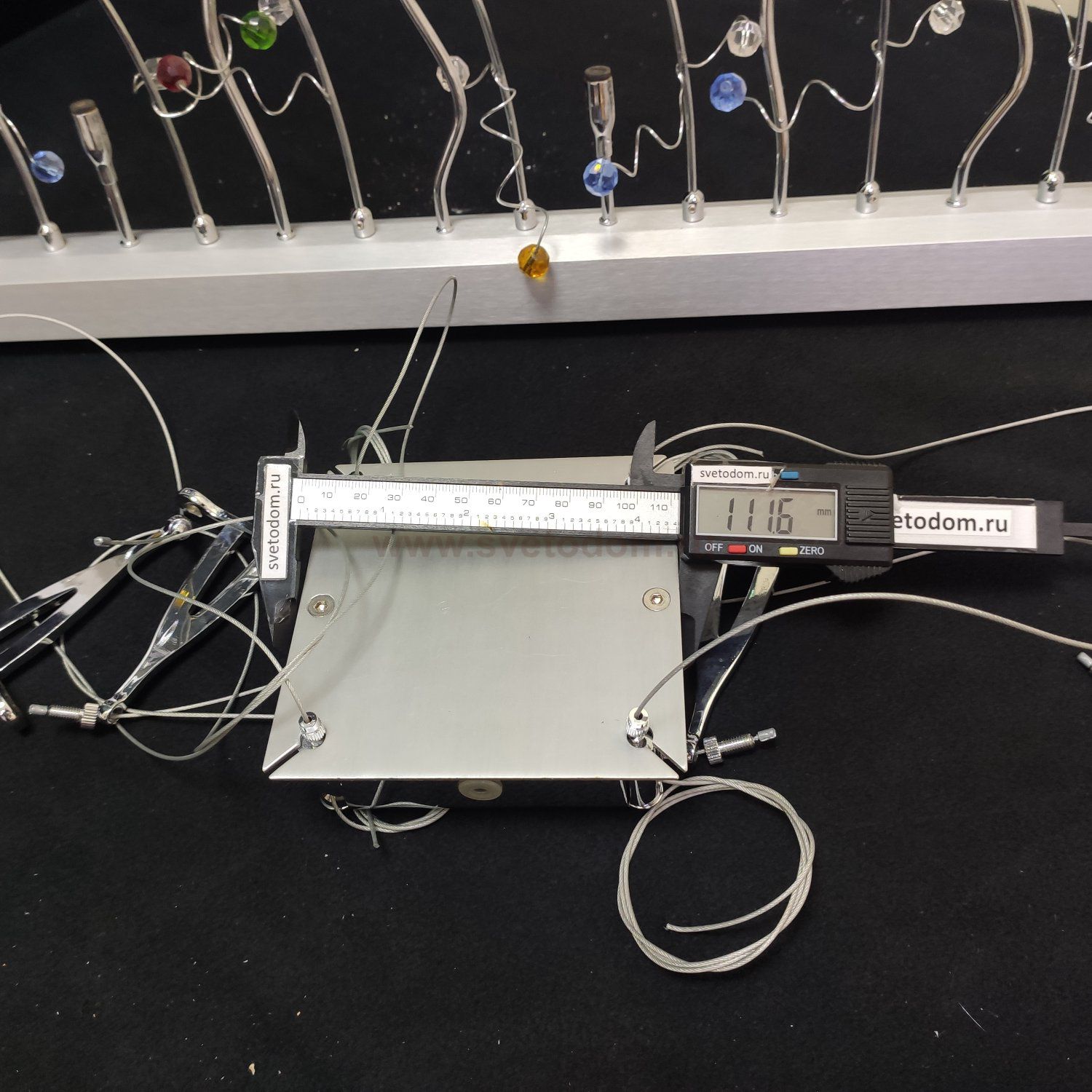 Подвесной светодиодный квадратный светильник Illuminati MD62202-16A