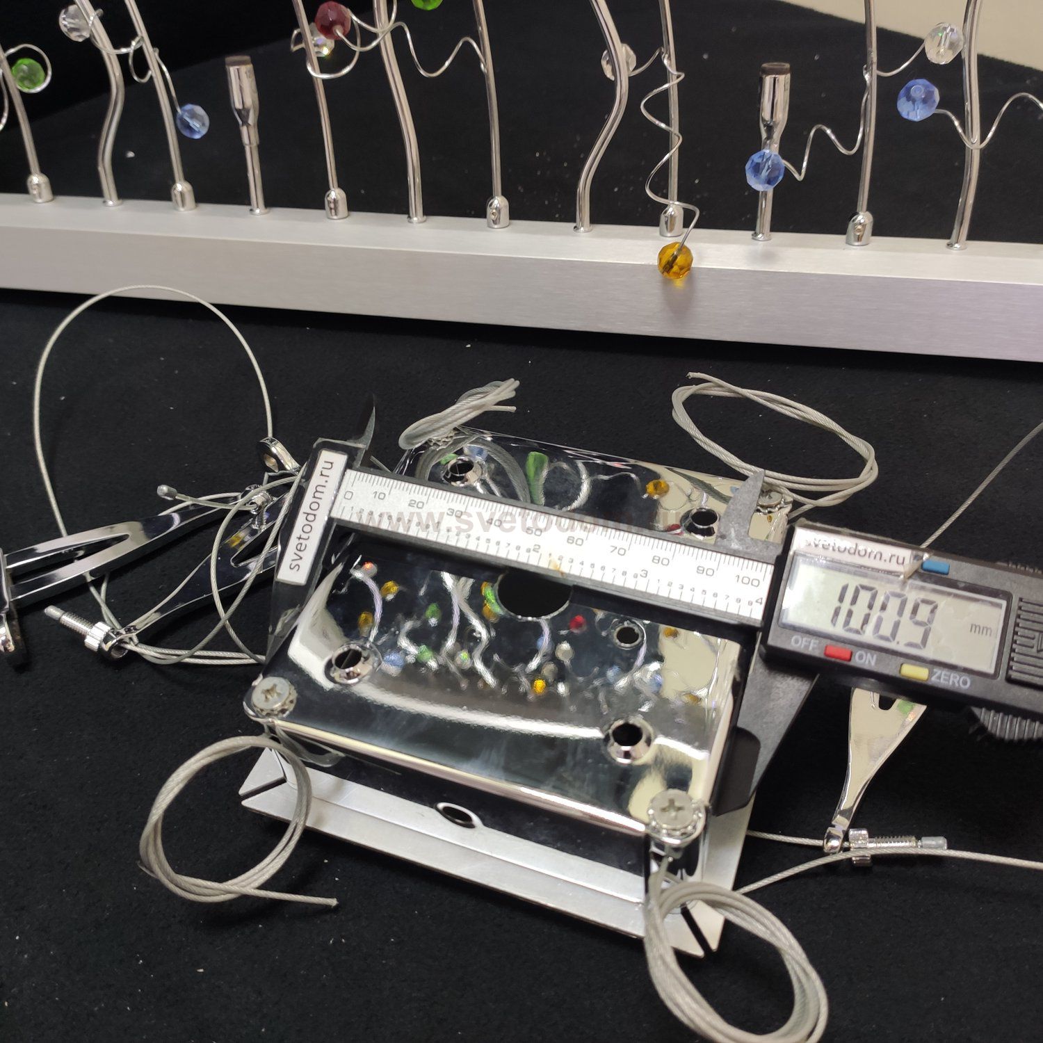 Подвесной светодиодный квадратный светильник Illuminati MD62202-16A