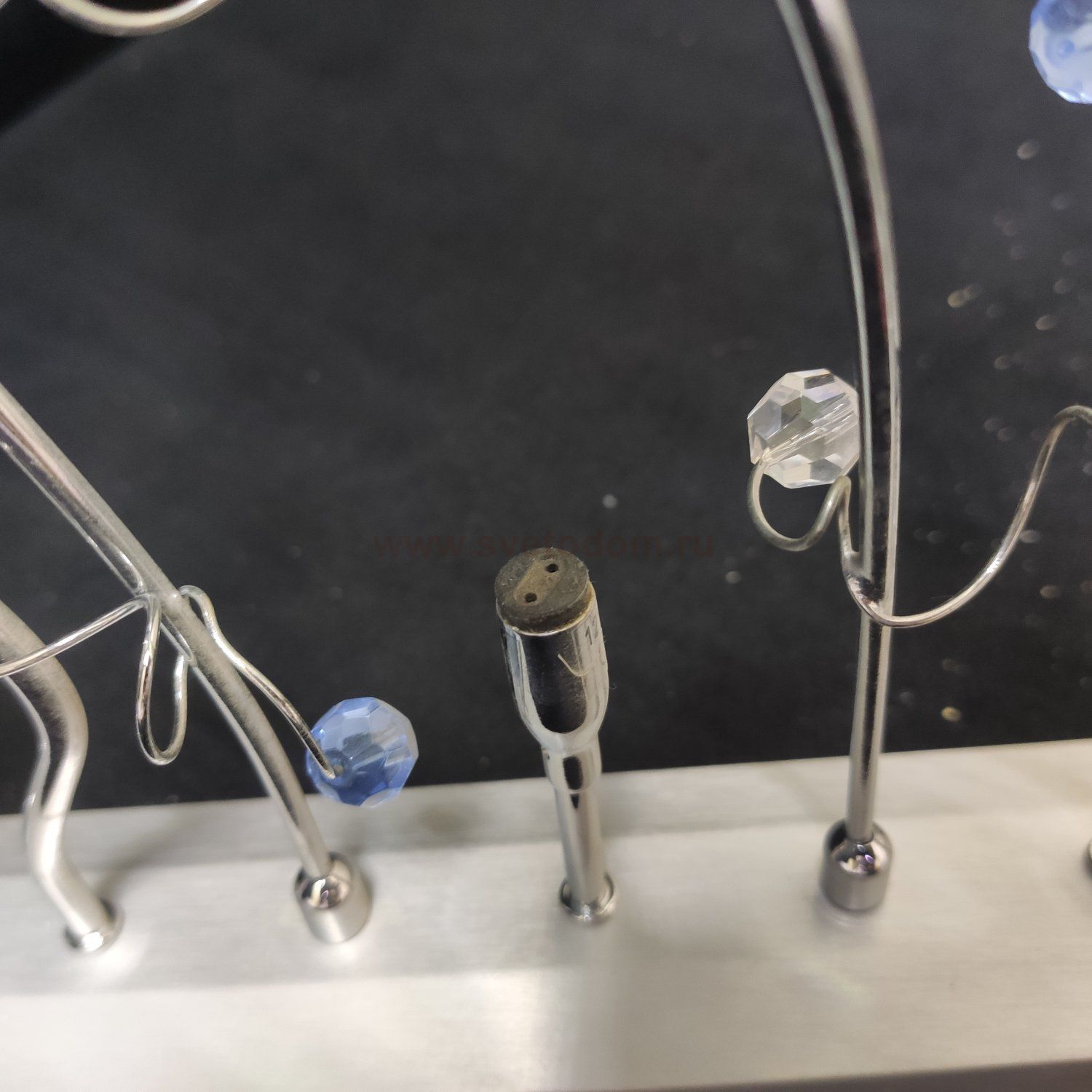 Подвесной светодиодный квадратный светильник Illuminati MD62202-16A