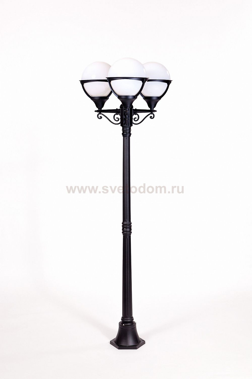 Светильник столб уличный 3 фонаря Oasis Light 88108B Bl